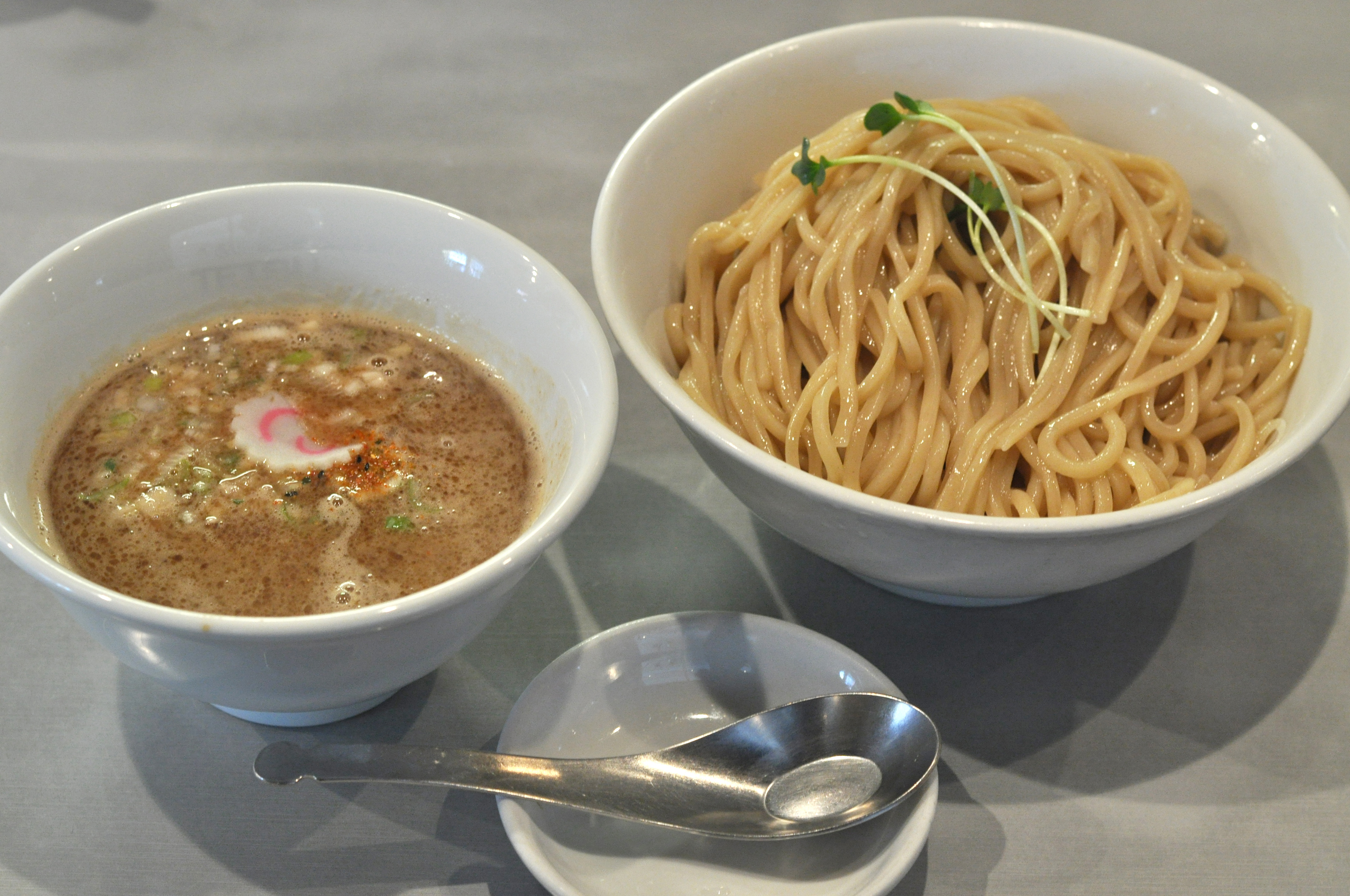 Fotografia de referência de Lámen tsukemen caseiro